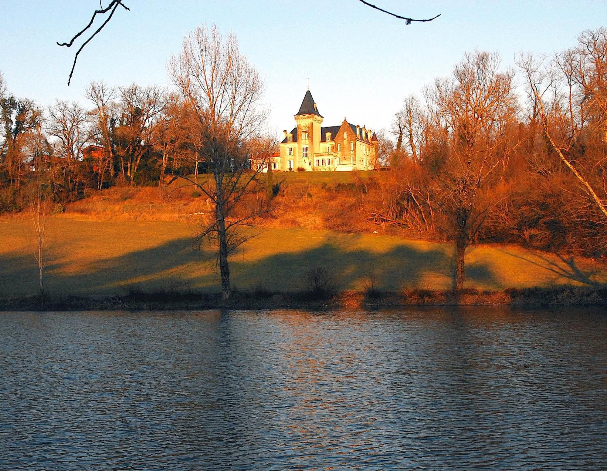 Chateau De Bellevue B&B Et Appartements Avec Piscine Saisonal Chauffee Et Chambres Partout Climatisees Saint-Avit  Exterior photo